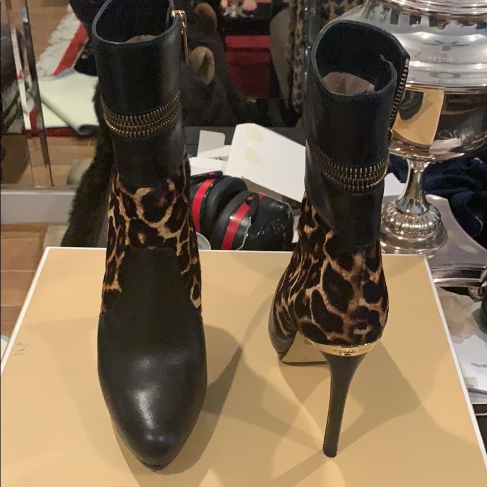 Michael Kors heels - Picture 2 of 4